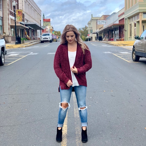 ✨LAST✨🍾Distressed Knee Kancan🍾 - Picture 2 of 8